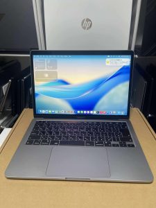 MACBOOK PRO 13 2020 // 13.3 in RENTINA 2k / APPLE CHIP M1 - 8gb RAM- 256Gb