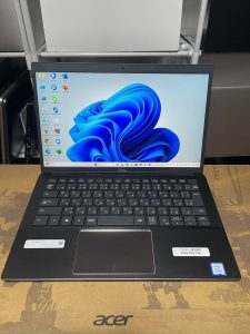 DELL Latitude 3301 , i5-8365U (~2.1Ghz) / 13.3” FULL HD / RAM 8GB / SSD 256gb
