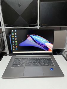 HP ZBOOK STUDIO G8 CPU Core i7 - 11850H / RAM 32GB / SSD 512gb / 15.6″ FHD+ ips 120Hz, 600nits / Card Nvidia quadro RTX A2000