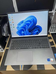 [HOT DIAL 2023] Dell VOSTRO 16 5620 (i7 genth12 , Intel Iris Xe Graphic, 16gb , 512gb , 16'' FHD+)