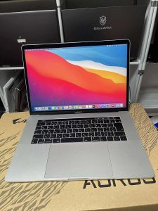 MACBOOK PRO 15 2018 Core i7 12CPUs 16GB SSD 256GB / VGA AMD Radeon Pro 555x (4gb) 15.4inch Retina 2.8K