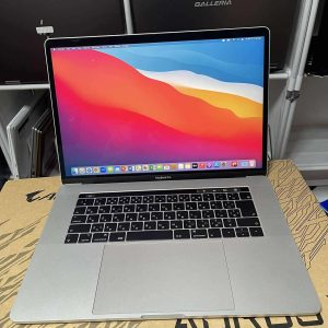 MACBOOK PRO 15 2018 Core i7 12CPUs 16GB SSD 256GB / VGA AMD Radeon Pro 555x (4gb) 15.4inch Retina 2.8K