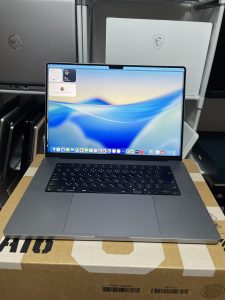 MACBOOK PRO 16 2021 // 16in RENTINA 3k / APPLE CHIP M1 - 16GB RAM- 512g