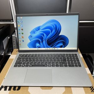 Dell Inspiron 15 3520 2023 CORE I5 genth12 , 8GB, 512g, 15.6” FHD+ 120hz