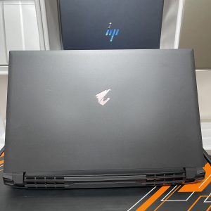 Gigabyte aorus 5 SE 2023 Core i7-12700H 20CUPs / Ram 16GB / SSD 512gb / Ndivia RTX 3070 8gb / 15.6 in FHD , IPS , 240Hz