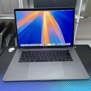 MACBOOK PRO 15 2018 Core i7 12CPUs 16GB SSD 256GB / Radeon Pro 555x (4gb) 15.4inch Retina 2.8k màu gray