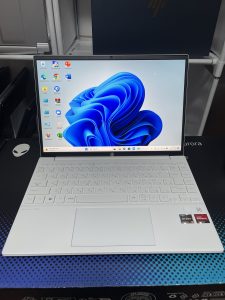 HP pavilion aero 13 2023 Ryzen5 5625U 8gb 256g 13.3in