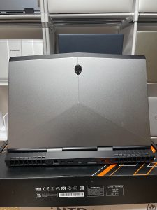 Dell alienware 15r3 I7 7700HQ 16g 256g + 1tb 15.6in FHD gtx1070
